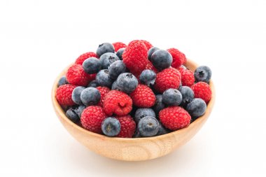 taze yaban mersini ve rasberry beyaz