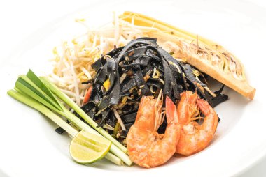 tavada kızartılmış karidesli - (pad thai) siyah spagetti füzyon gıda