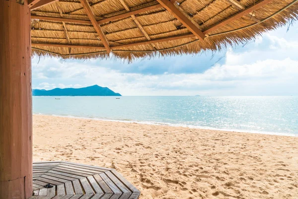 Sahilde güzel pavilion