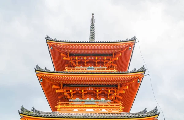 Hermosa arquitectura en Kiyomizu templo dera Kioto ,. — Foto de Stock