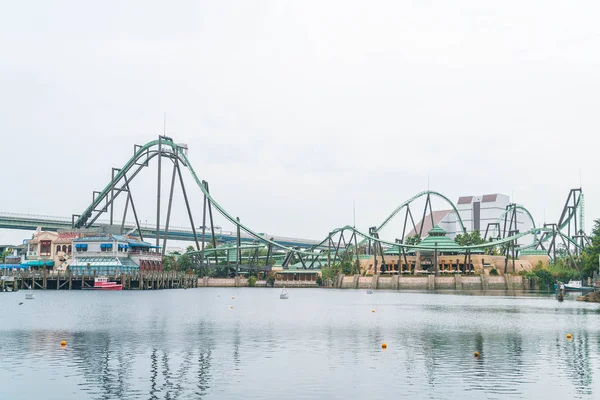 Osaka, Japan - Nov 21 2016: berg-och dalbana i Universal Studios — Stockfoto