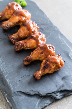 Barbekü tavuk kanadı