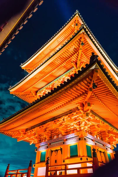 Hermosa arquitectura en Kiyomizu templo dera Kioto . — Foto de Stock