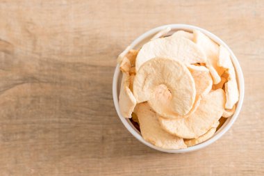 Kurutulmuş elma cips