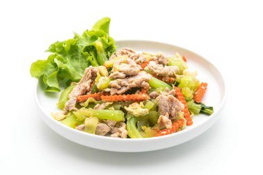 Tavada kızartılmış Shanghai Noodle domuz eti ile