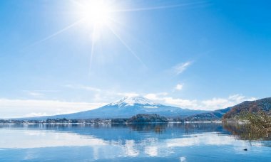 Dağ Fuji San Kawaguchiko Gölü.