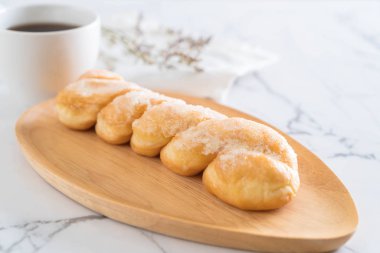 taze tereyağı rulo ekmek