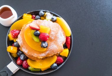 mix meyve ile gözleme