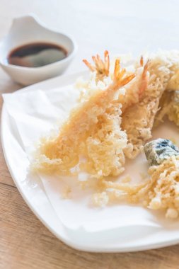 kızarmış karides (tempura)