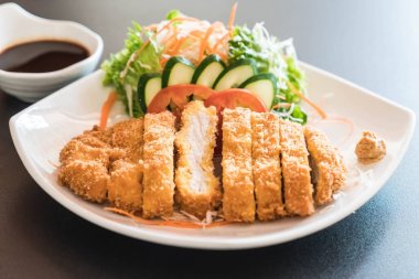 sebze soslu kızarmış pirzola domuz eti