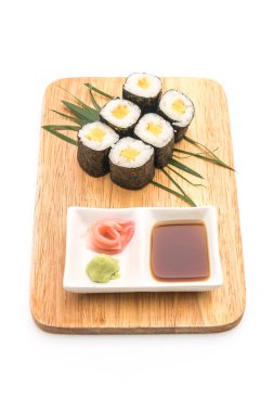 Turşu turp maki sushi-Japon gıda tarzı