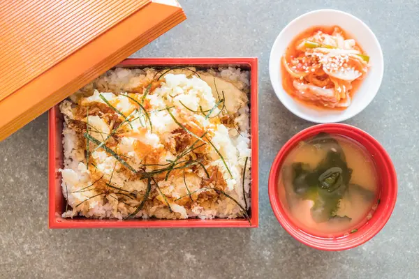 karides tempura kutusunu küme 