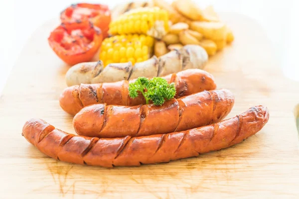 ızgara sosis mix sebze ve patates kızartması ile