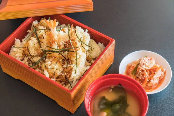 karides tempura kutusunu küme 