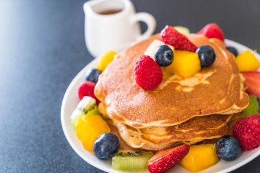 mix meyve ile gözleme