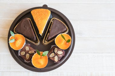 kek, turuncu fincan kek, altın konu pasta ve çikolata Şip Şak