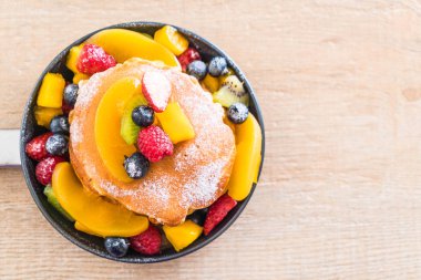 mix meyve ile gözleme