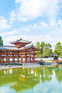 Güzel mimari Byodo içinde Kyoto tapınakta.