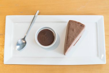 çikolatalı krep pasta