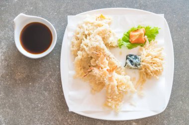 kızarmış karides (tempura)