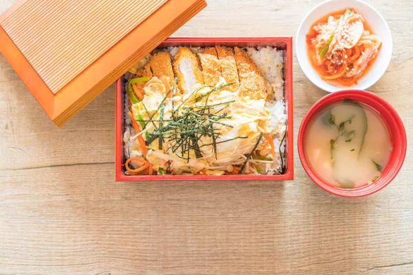 Kızarmış pirzola domuz (katsudon)  