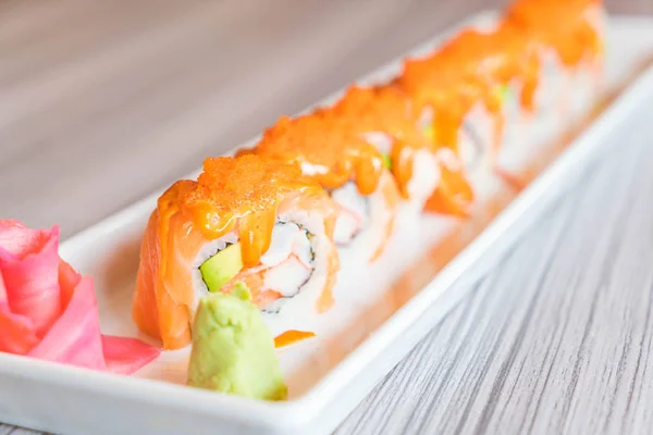 Rollo de sushi de salmón — Foto de Stock