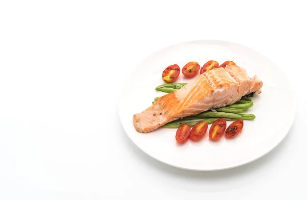 Filete de salmón a la parrilla en blanco — Foto de Stock