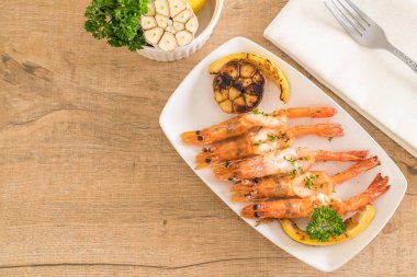 gebakken garnalen met knoflook 