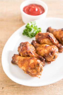Barbekü tavuk kanadı