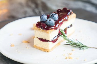 yaban mersini peynirli kek