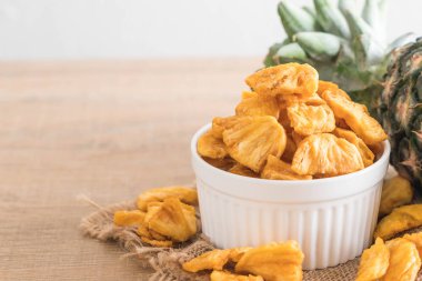 kurutulmuş ananas gevrek cipsi