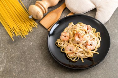 karides ile Fettuccini makarna