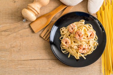 karides ile Fettuccini makarna