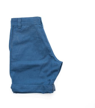 beyaz üzerine kısa pantolon