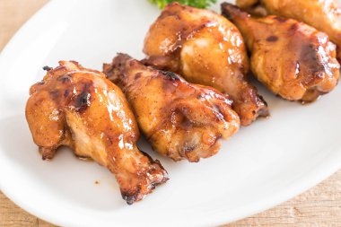 Barbekü tavuk kanadı