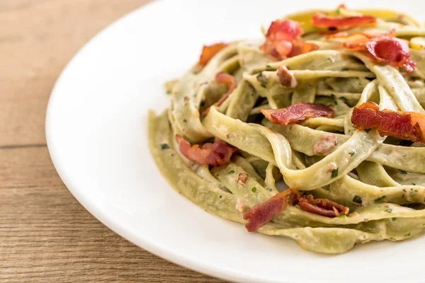 ıspanak fettuccini makarna pastırma ile