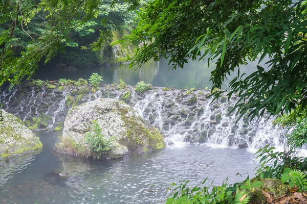 Bahçe Park adlı Cheonjiyeon şelaleler Jeju Adası