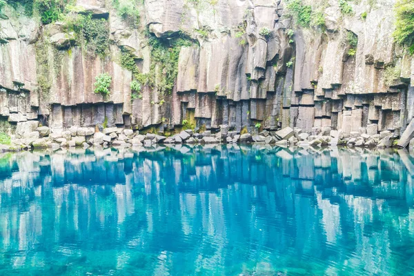 Водопады Чхонджейона на Чеджу Исаленде — стоковое фото