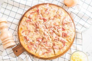Tarte flambe pizza 
