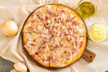 Tarte flambe pizza 