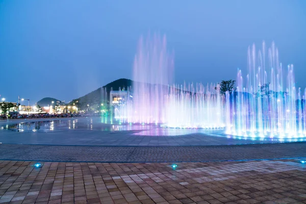 Fountain show with lighting at Dadaepo in Busan — Stock Photo, Image