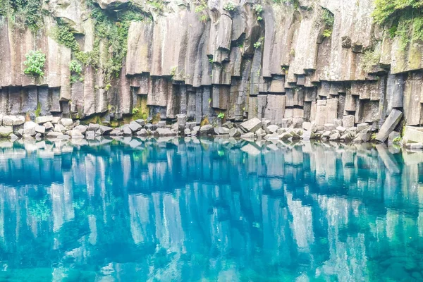 Водопады Чхонджейона на Чеджу Исаленде — стоковое фото