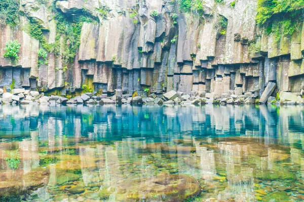 Водопады Чхонджейона на Чеджу Исаленде — стоковое фото