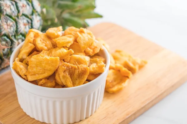 dried pineapple crispy chips