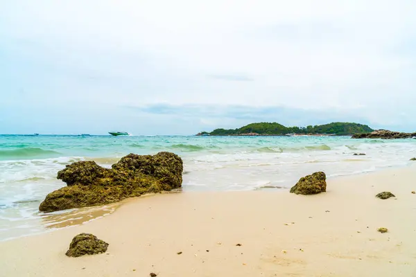 Krásná tropická pláž na Koh Larn v Pattaya — Stock fotografie