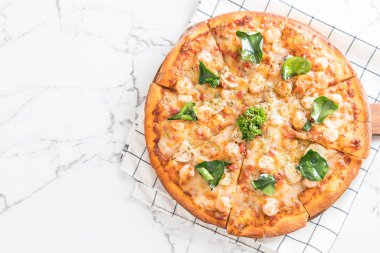 Baharatlı karides (Tom Yum) pizza