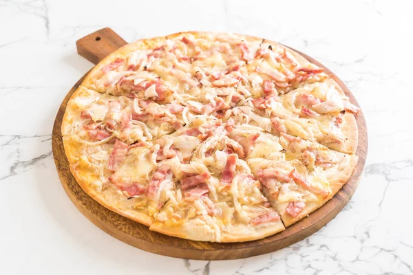 Tarte flambe pizza — Zdjęcie stockowe