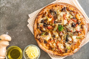 Barbekü domuz eti pizza