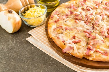 Tarte flambe pizza 