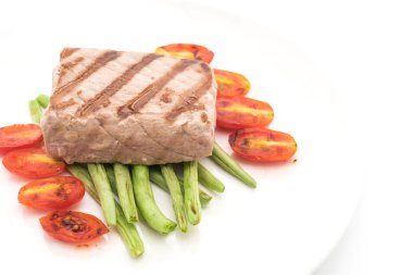 Tuna biftek salatası ile